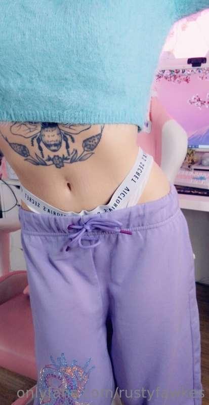 love me a cozy pair of sweatpants <3