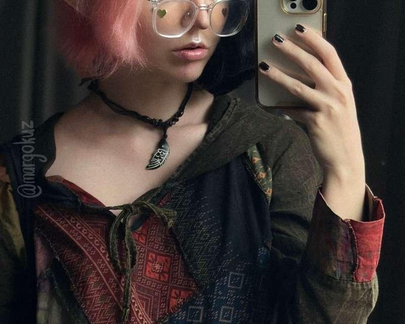 By the evening, I still don't feel very well. Slightly better than in the morning, but still not great :(

But! On the bright side:
Today, I compiled a list of cosplays and outfits that I want to create in the near and not-so-near future. It's just a brainstorm for now, but I'm shocked by how many ideas I have. I know I won't do everything on the list, but having it all laid out is still useful.

I won't show anything here, but you can take a peek at the scale of the list 👉🏻👈🏻