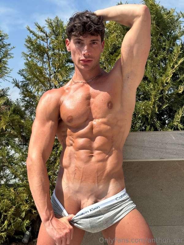 Crazy how I can get you to drop on your knees just by lookin..