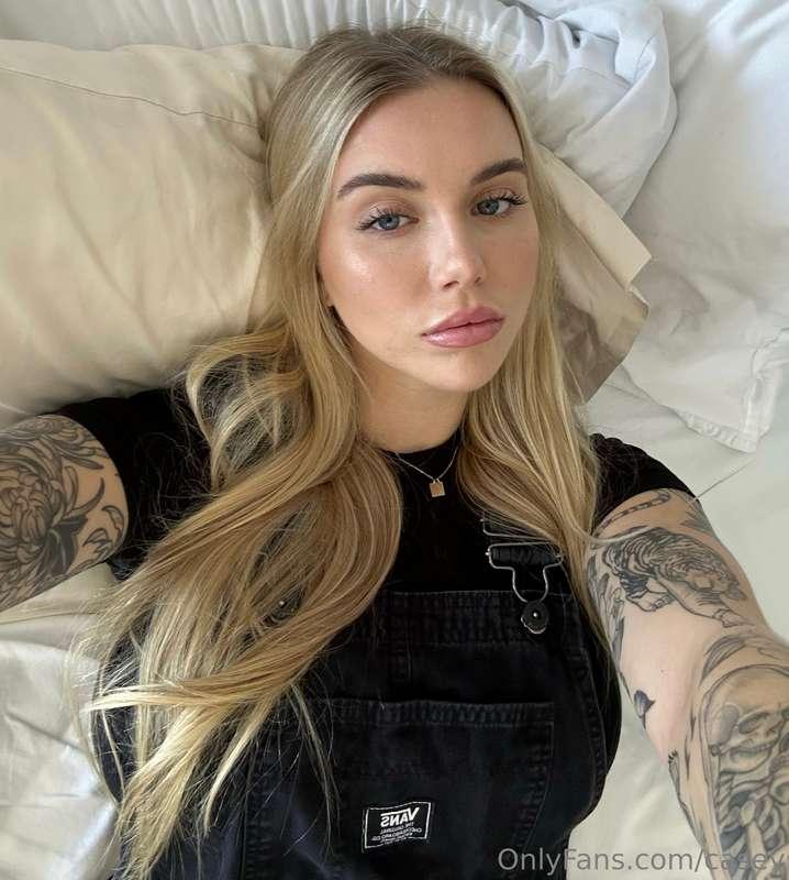 Sleeeepy eyes 😴 that mid afternoon nap just hits sometimes l..