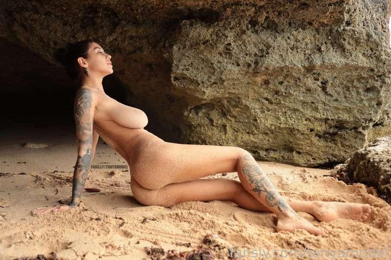 #nude #tits #ass #beach #artnude