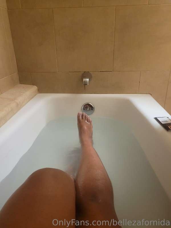 Taking a much deserved break from life! Haha got a hotel in ..