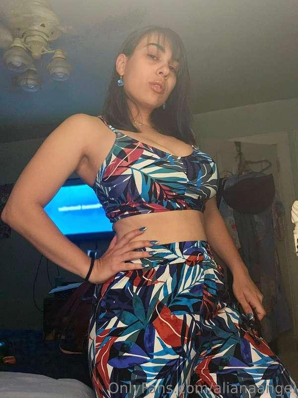 What do we think of this outfit?