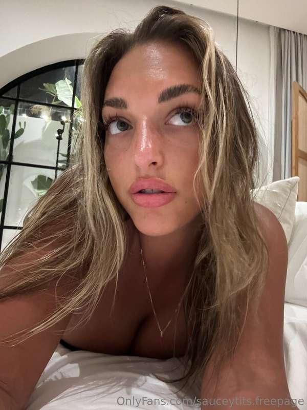 Dream of me tonight x