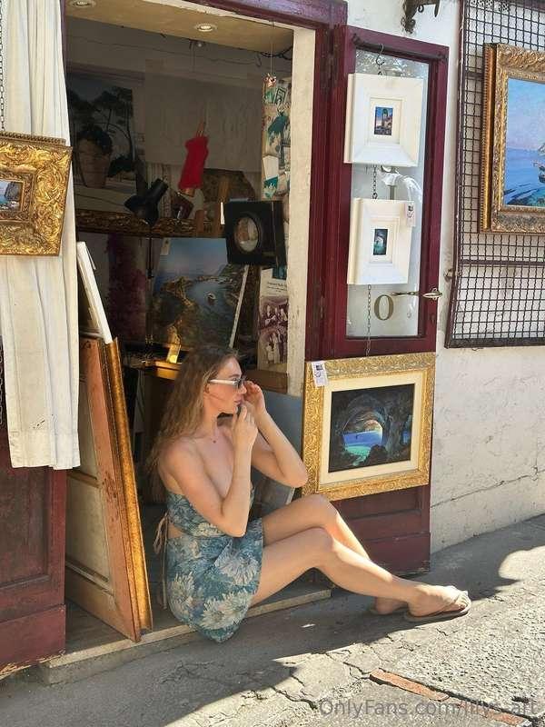 Art is meant to be felt… but I’d rather feel you. 😏💋 My DMs ..