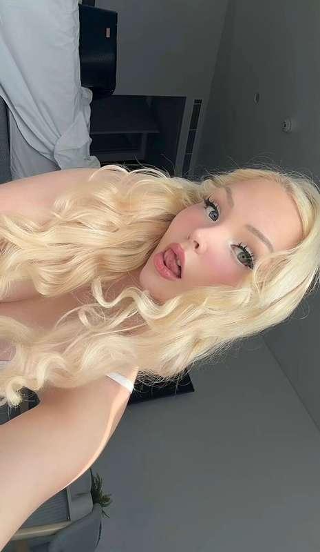 Craving for something thick and juicy… wish someone would tr..