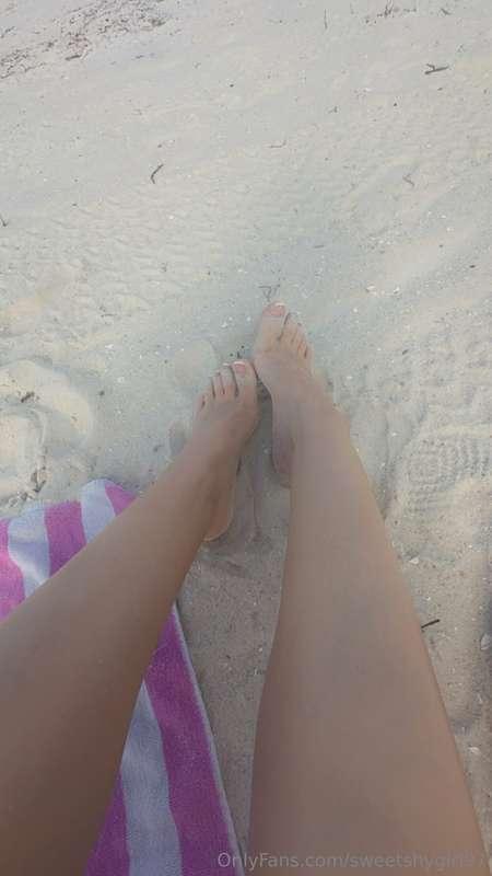 Open your DMs for sandy soles or tip $10 ✨😘