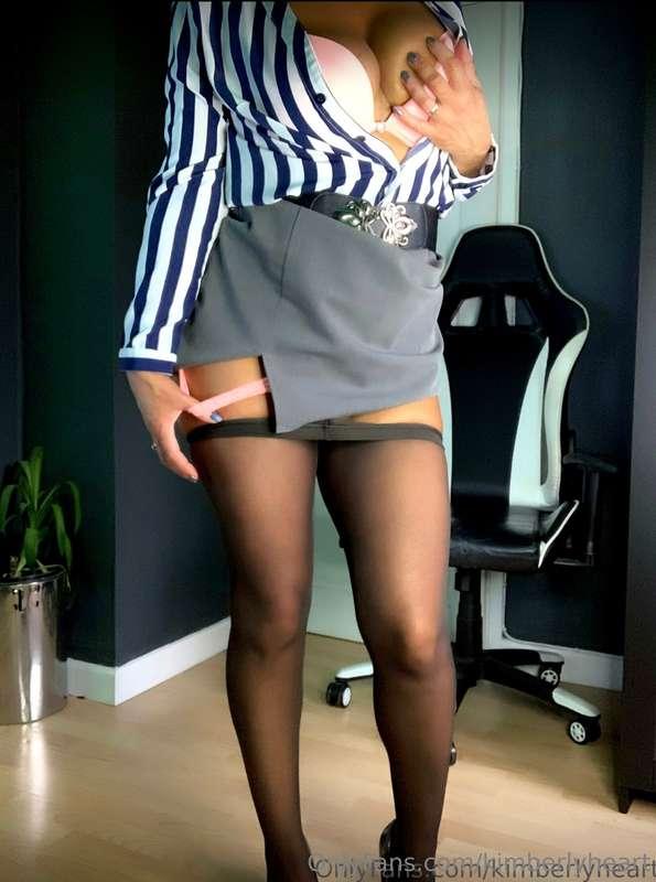 Picture sets and tease videos available Dm me your choice xx..