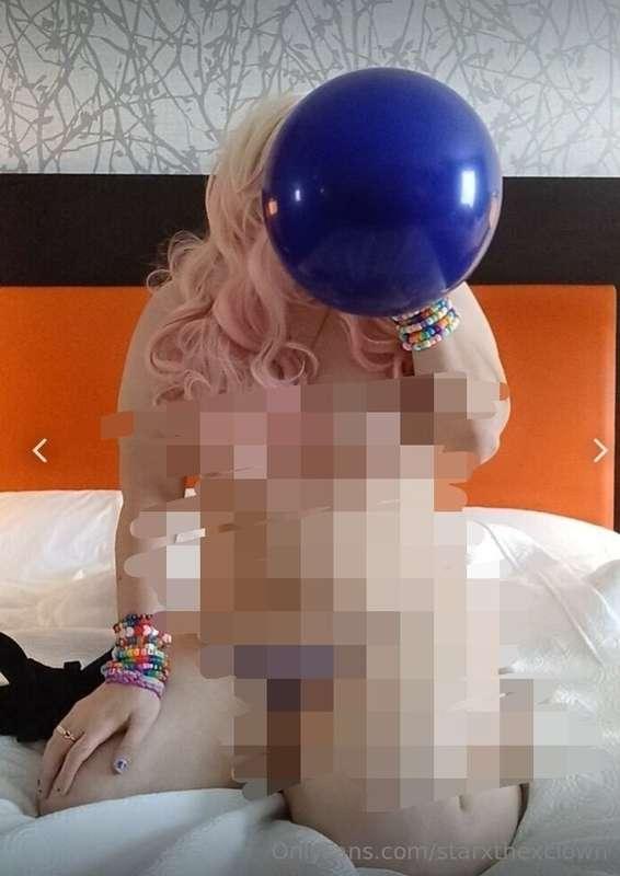 An unflavored titty pic?!?!??!!! 💦💦 So what color do u think..