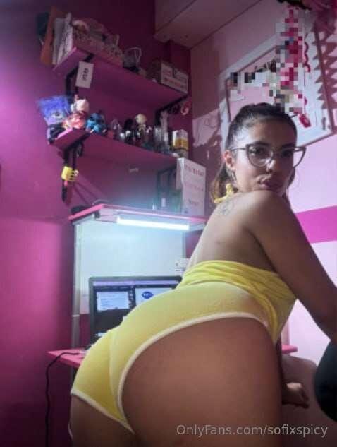 Hello everyone! 🌟 I'm , @sunnyfunz a latina girl who is not ..