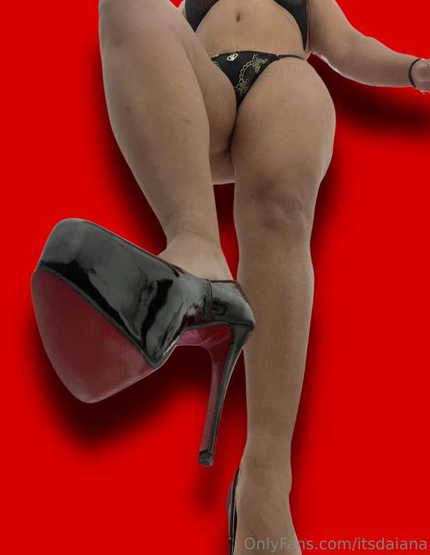 I would like you to be under me 😈⛓️