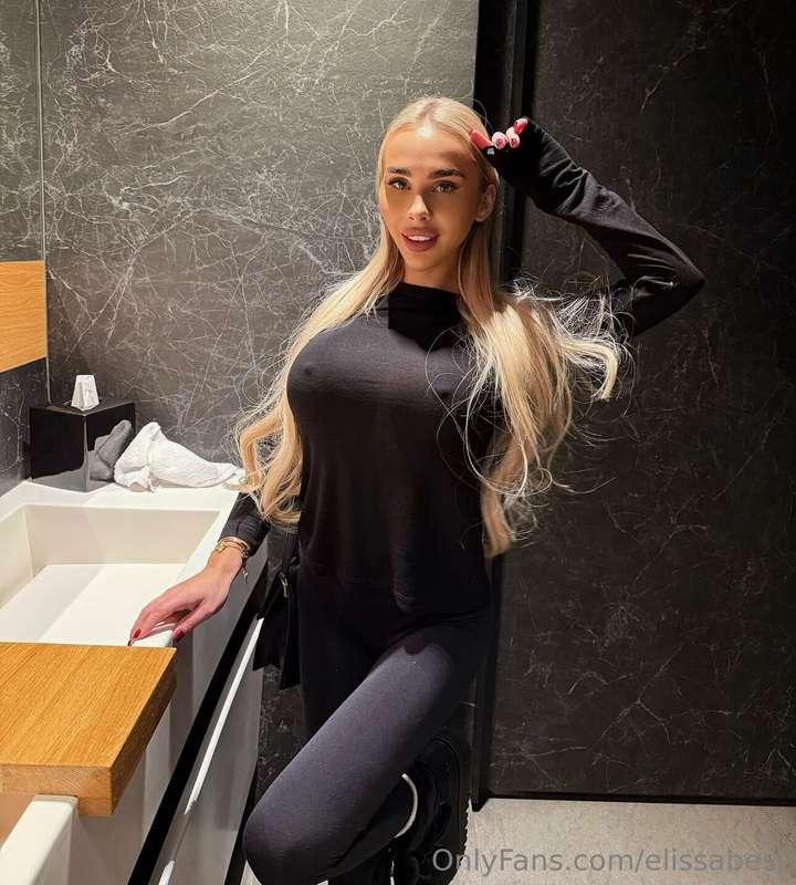 I love black 🖤