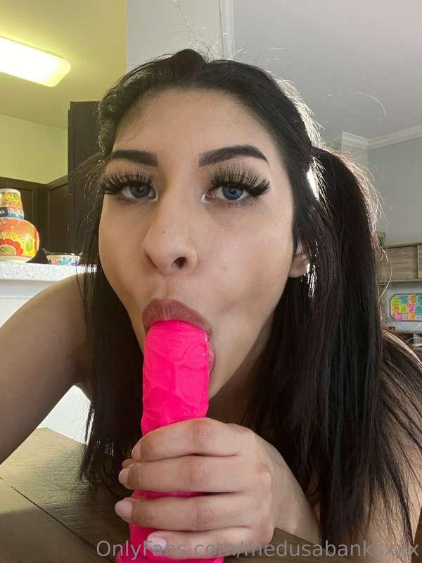come bring your dick over