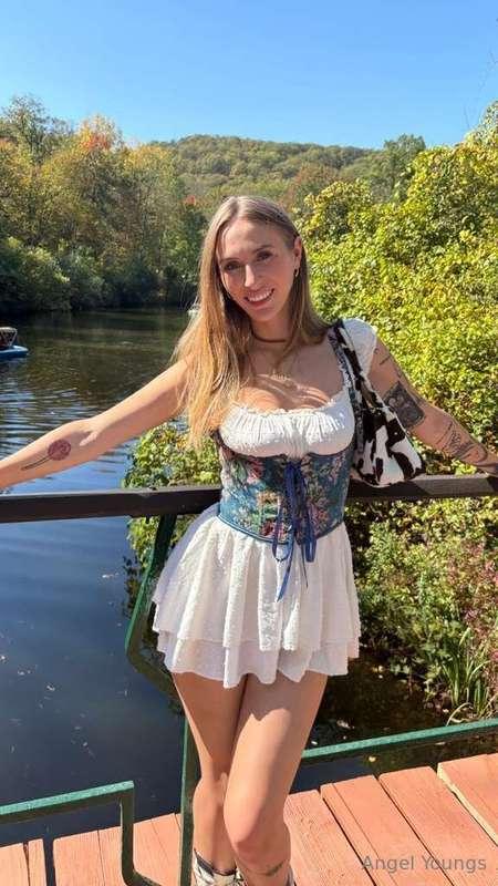 Do I make a sexy wench?