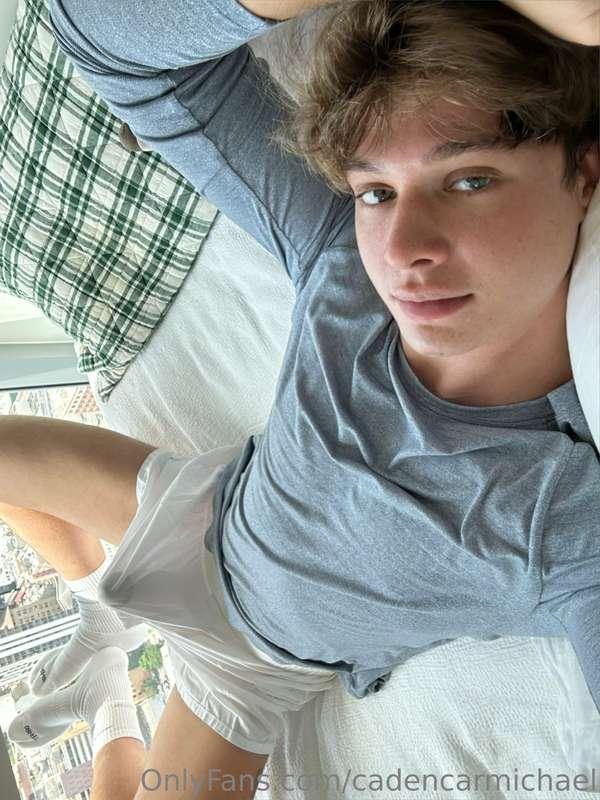 come cuddle with me? ;)