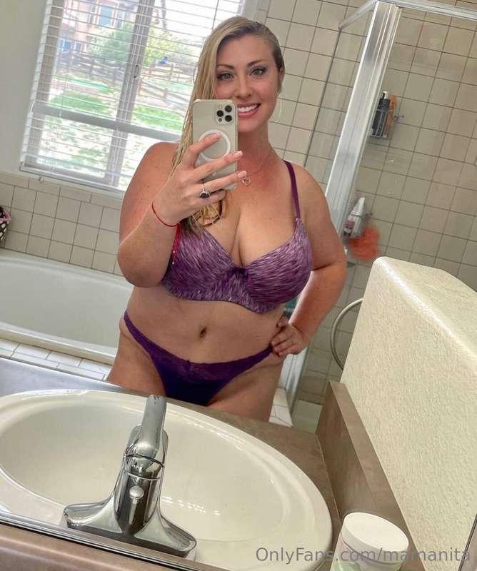Fresh out of the shower 💦 should we get dirty again? 