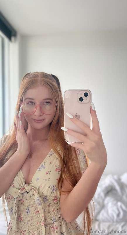 it's always a good time for a mirror selfie 💖