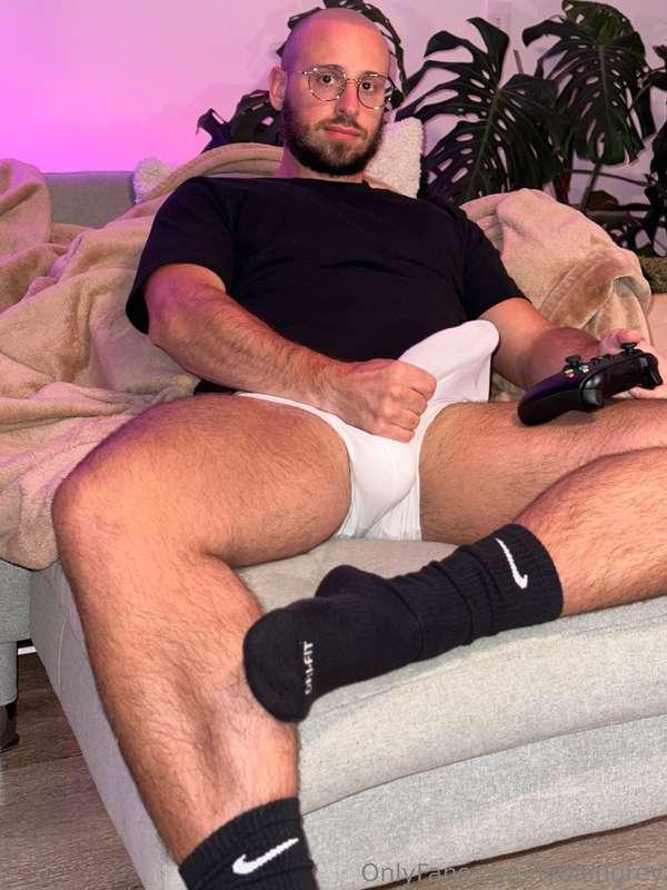 Which joystick should I use ? 🕹️   Note: naked gaming bonus ..
