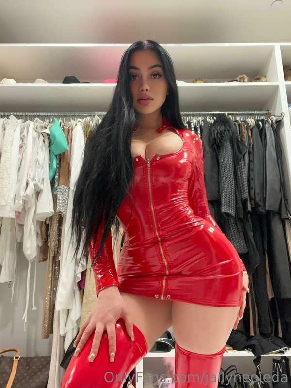 Dm me a ❤️‍🔥 for an early holiday gift 