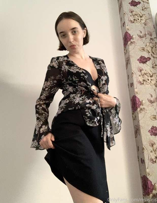 Do you want to play an ’undress the nerd’ game? 🤓