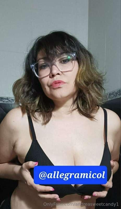 @allegramicol ❤️‍🔥🫣
📎📒After the office... I feel very hot🔥🔥...