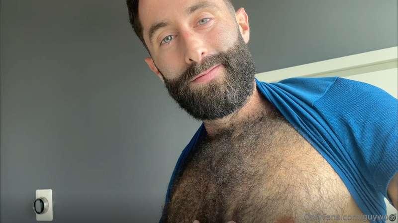 Lifting your shirt over your head is a universal man's sign ..