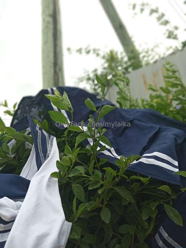 How silly can I forget how this uniform landed at the bush😳🤭..