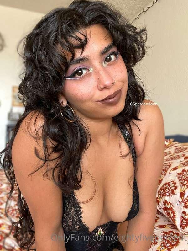 Swipe and like if you enjoy my pics 🥰