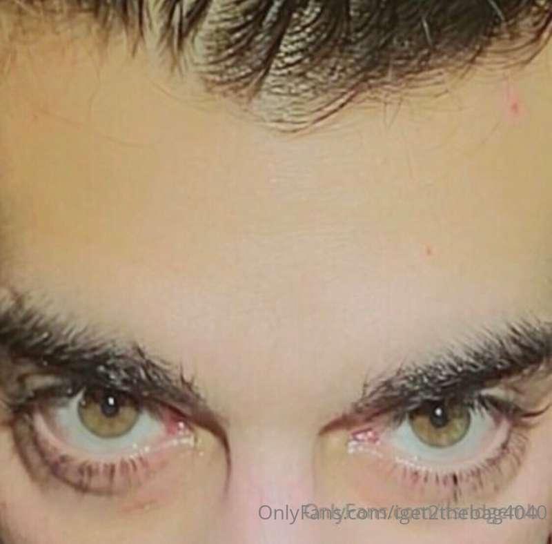 1ST ROUND BEST EYES!!! Vote for best eyes!!!🏆🏆🏆🏆🏆🏆

Contesta..