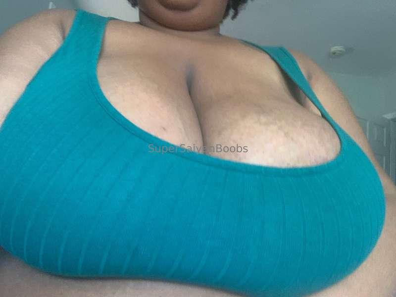 Happy titty Tuesday part 1 😚