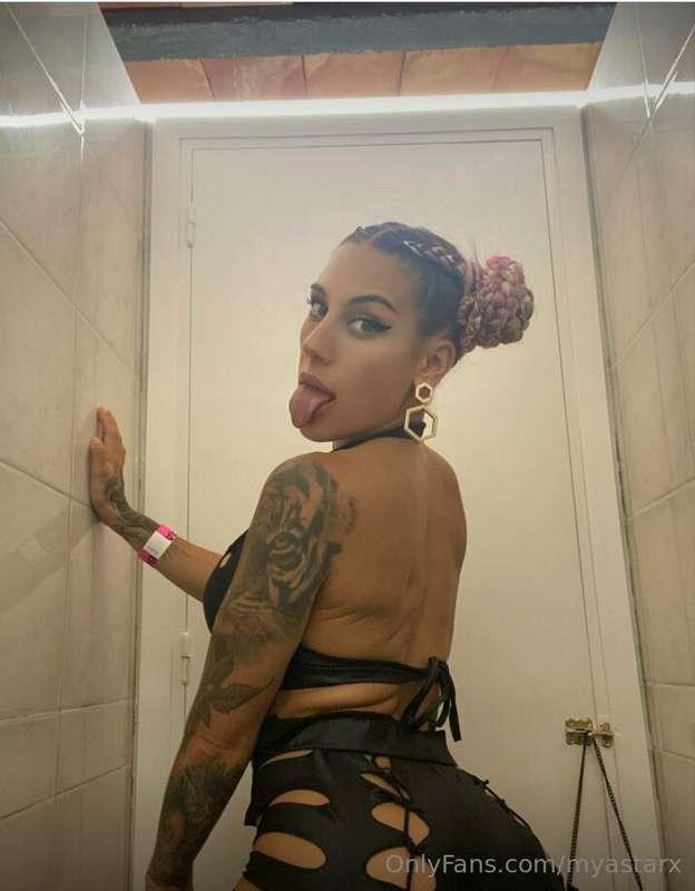 If I were a song, would I be your favorite and would you lis..