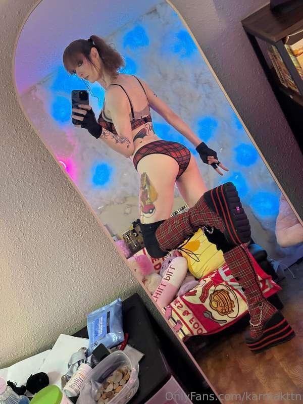 yall like these boots >:)
