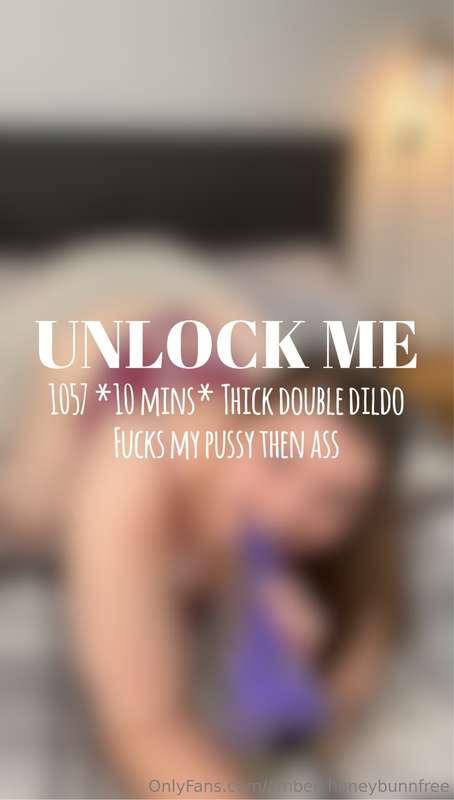 I SUCK AND FUCK MY THICK PURPLE & GOLD DOUBLE DILDO 🥵😍 I att..