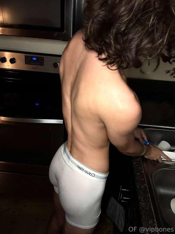 be honest.. front, or back?👅