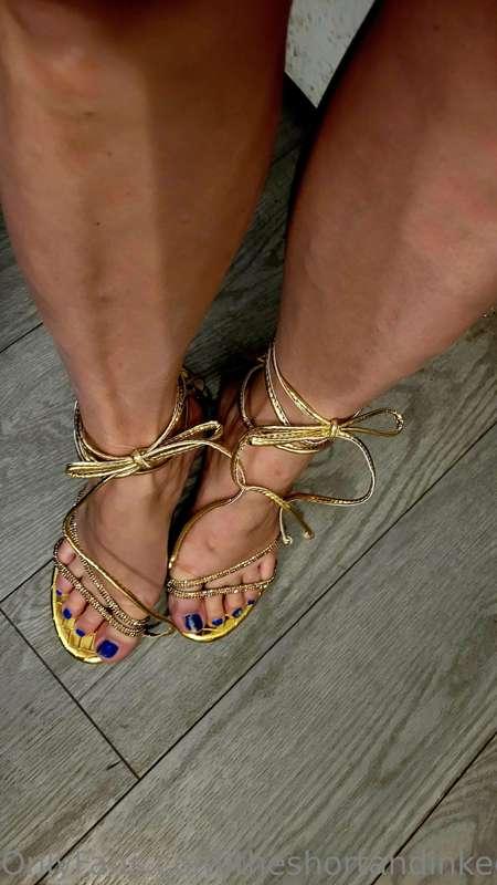 Im in desperate need of a mani/pedi before NSW (National swi..