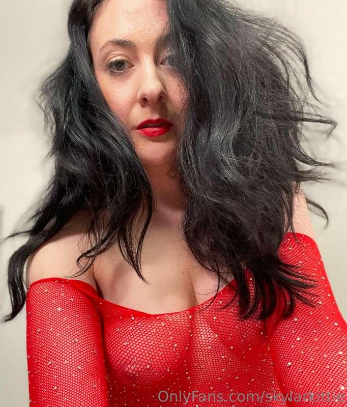 See You Tonight 💋

LIVE
5pm-7pm EST
irishskylar.many vids.co..