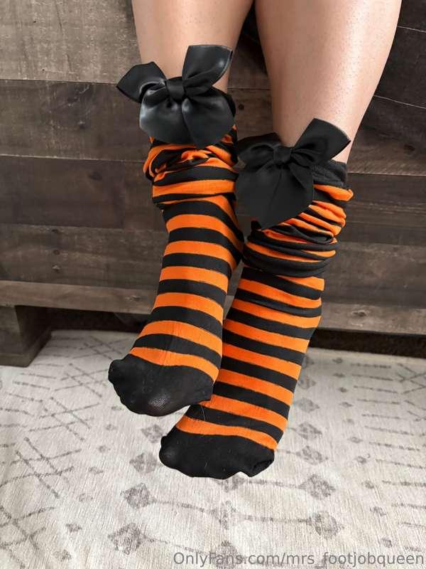 mrs_footjobqueen image #2