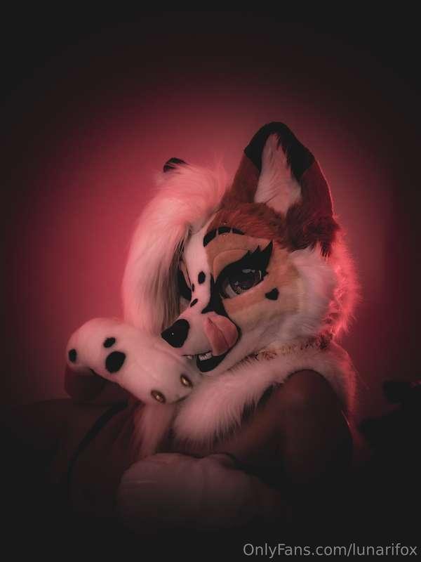 Nee girl, who this?  Hey! I’m revealing Aruna!   Give her so..