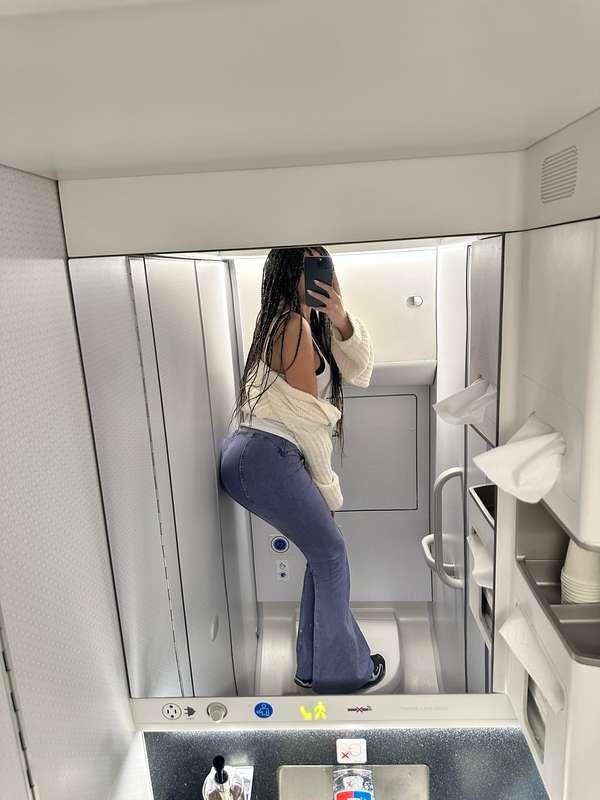 indovina dove ho fatto la porca? 😈Guess where I was a slut? ..