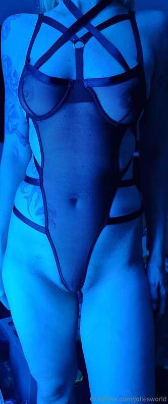 My Saturday Outfit 😋❤️🖤💦I quickly milked Jack since he was v..