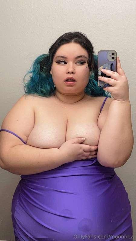 I love this dress. Don’t you? Or do you think it’d be better..