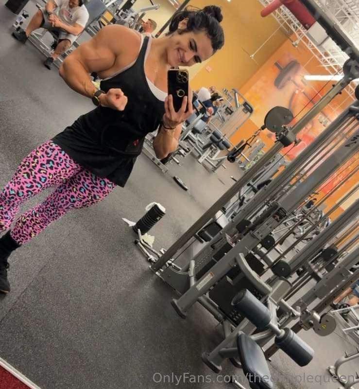 After 8hrs classes 🤓 clients, business meetings and NPC/IFBB..