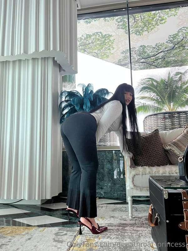 All coworkers are busy, can you help me with something? 😈