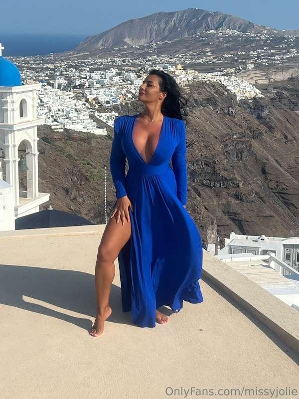 I decided to match the blue sky and the amazing shades of bl..
