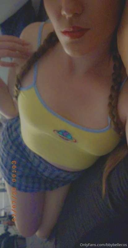 This top makes me feel like such a 90s kid🌟👾🚀