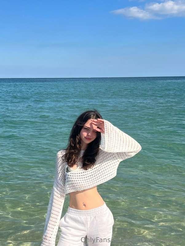 wavy baby 🌊 new content in your dms now!