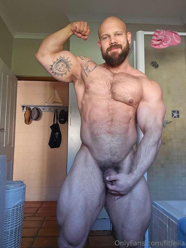 Flex and smile there's always something to be greatful for! ..