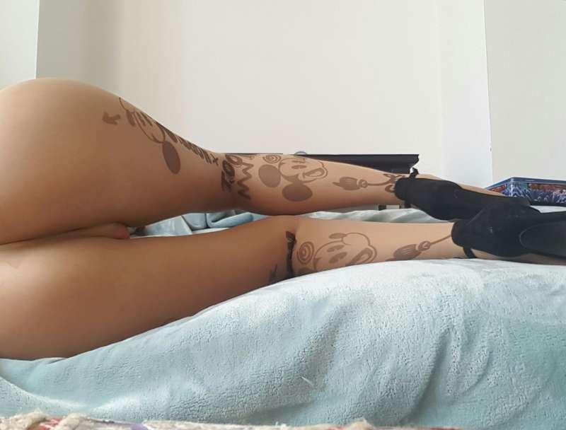 nice lil bit of cameltoe