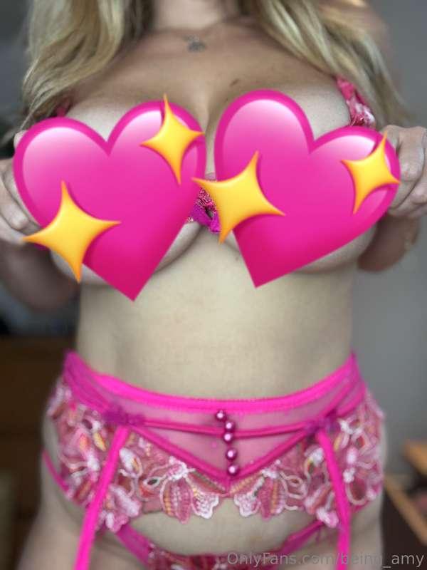 Ready to get up close and personal in your DM's? 💕✨