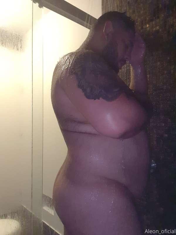 Con lo rico que es coger en la ducha 😈